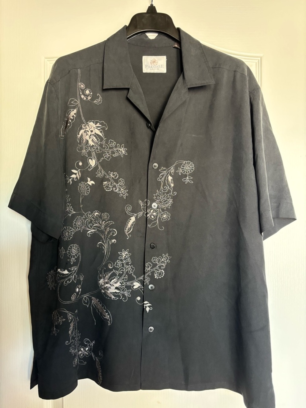Paradise by Axis Black Embroidered Silk Shirt Mens Large Hawaiian style floral